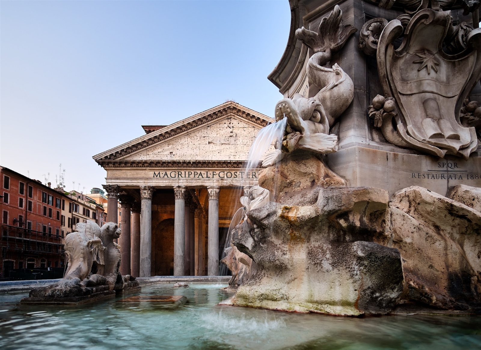 Fountain and public space near the Pantheon in Rome